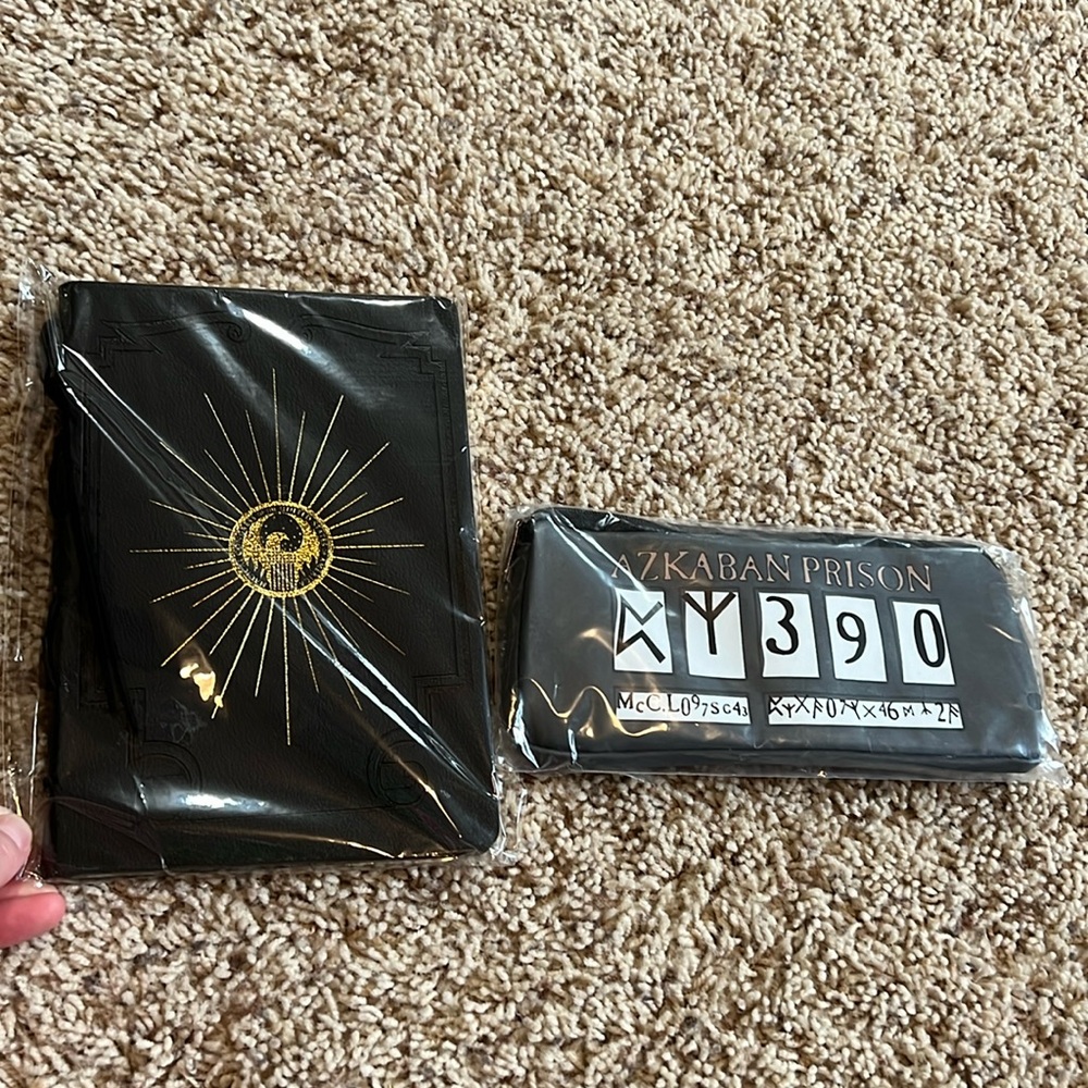 BNWT Harry Potter exclusive subscription box items set w/journal & pencil pouch